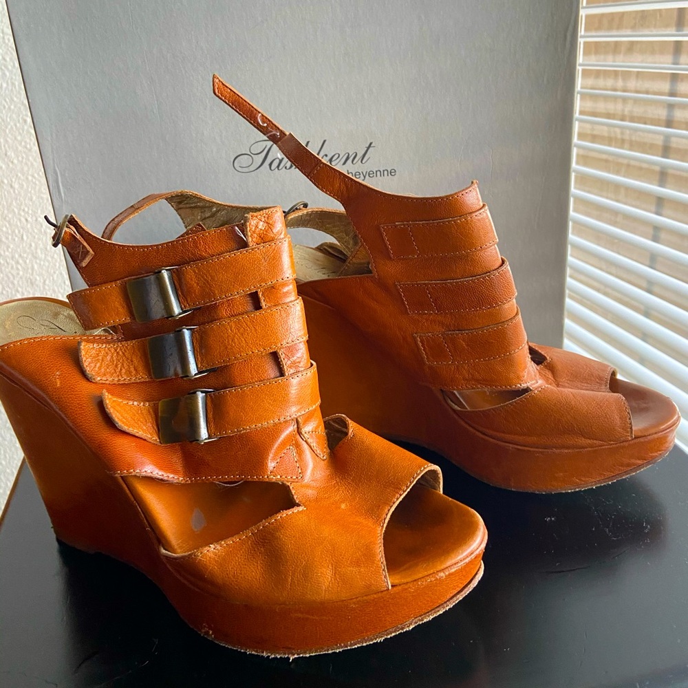 Wedge Heeled Sandle